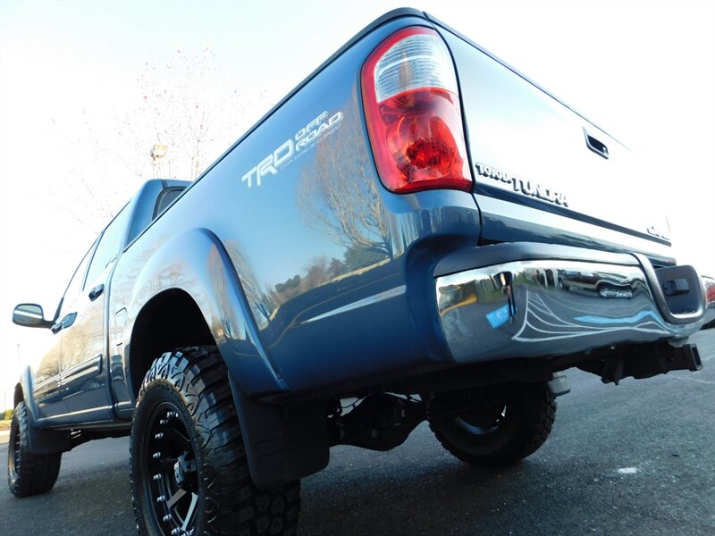 2006 Toyota Tundra SR5 Double Cab 4X4 / 1-OWNER / LIFTED / LOW MILES   - Photo 11 - Portland, OR 97217
