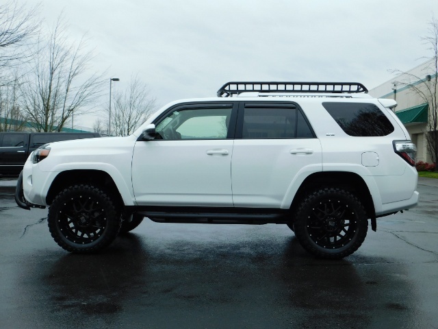 2018 Toyota 4Runner 4X4 V6 / 3RD SEAT / NAVi / CAM / NEW XD's / LIFTED   - Photo 4 - Portland, OR 97217