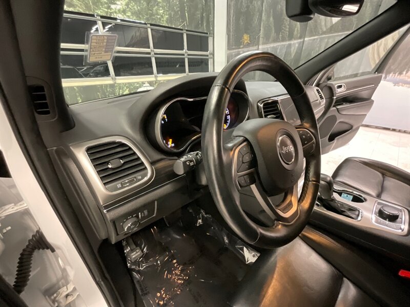 2021 Jeep Grand Cherokee Limited 4X4 / 3.6L V6 / Sunroof / Leather / Navi  / Backup Camera / Leather & Heated Seats / 36,000 MILES - Photo 18 - Gladstone, OR 97027