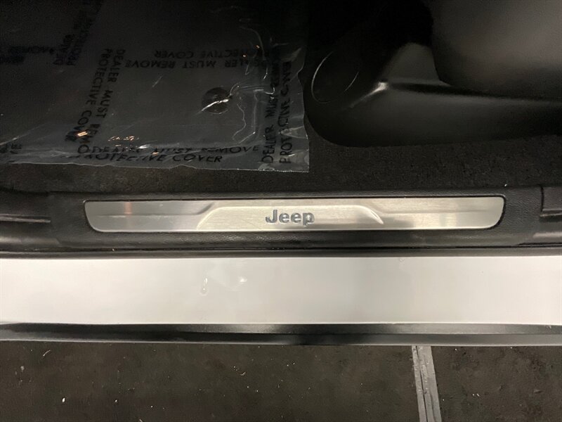 2021 Jeep Grand Cherokee Limited 4X4 / 3.6L V6 / Sunroof / Leather / Navi  / Backup Camera / Leather & Heated Seats / 36,000 MILES - Photo 52 - Gladstone, OR 97027