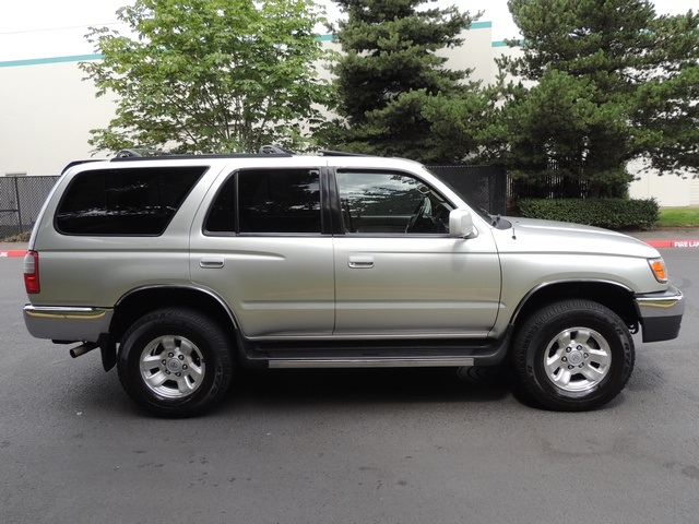1999 Toyota 4Runner SR5/6Cyl / 4X4/ Moonroof/ 1-Owner/Timing Belt Done   - Photo 4 - Portland, OR 97217