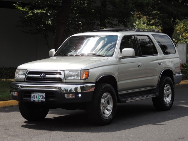 1999 Toyota 4Runner SR5/6Cyl / 4X4/ Moonroof/ 1-Owner/Timing Belt Done   - Photo 1 - Portland, OR 97217
