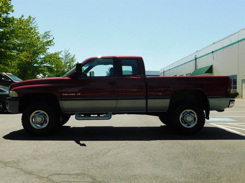 1996 Dodge Ram 2500 3/4 TON 4X4 / V8 5.9 L /  NEW TIRES / LOW MILES   - Photo 3 - Portland, OR 97217