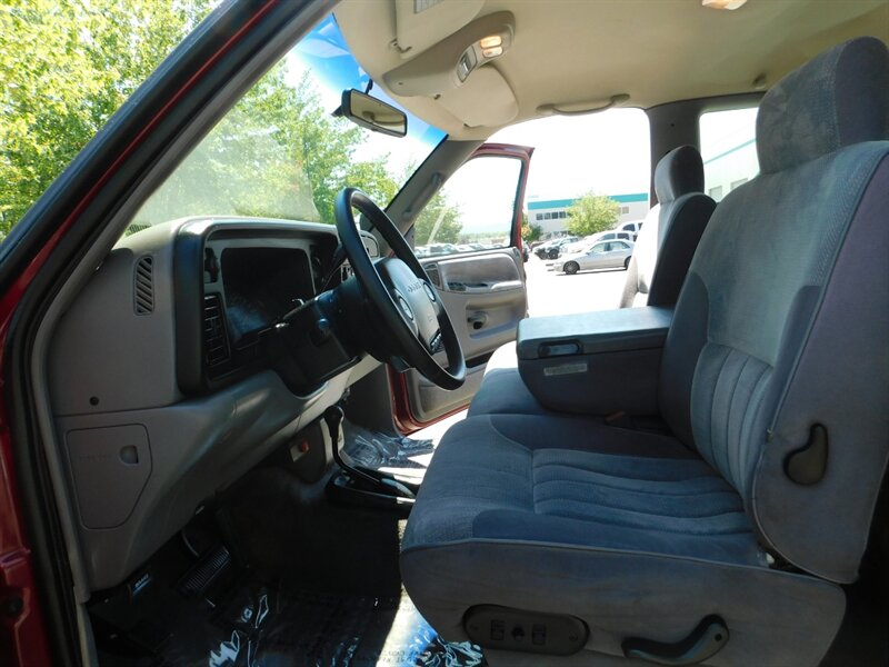 1996 Dodge Ram 2500 3/4 TON 4X4 / V8 5.9 L /  NEW TIRES / LOW MILES   - Photo 14 - Portland, OR 97217