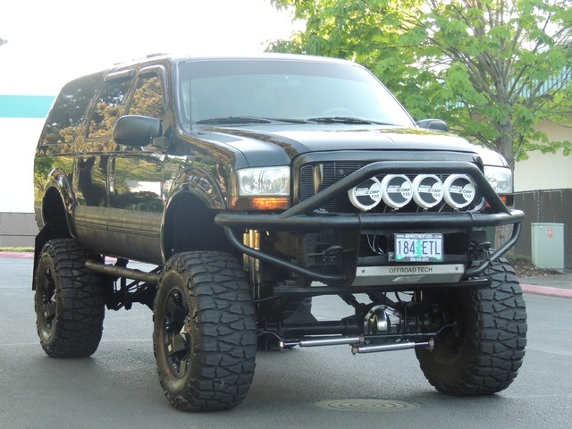 2001 Ford Excursion Limited/4WD/7.3L DIESEL / LIFTED/ ONE OF A KIND   - Photo 2 - Portland, OR 97217