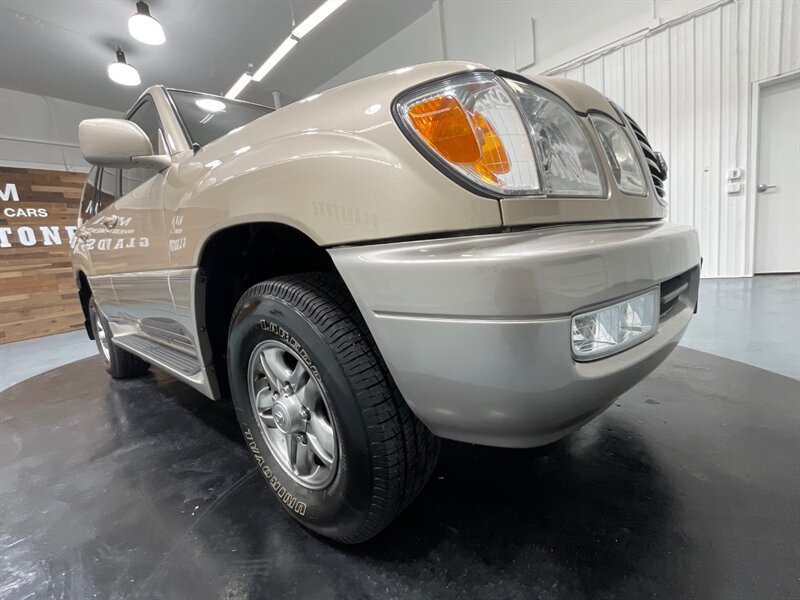 2001 Lexus LX 470 SUV 4X4 / 4.7L V8 / ONLY 97,000 MILES  / FRESH TIMING BELT SERVICE DONE - Photo 54 - Gladstone, OR 97027