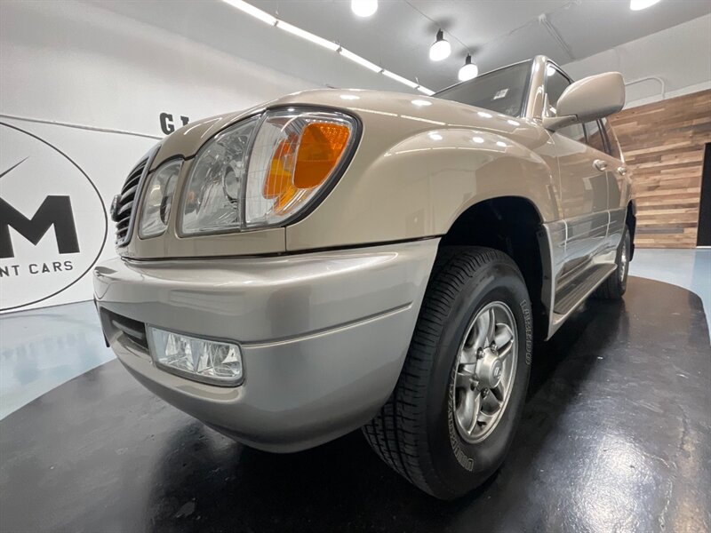 2001 Lexus LX 470 SUV 4X4 / 4.7L V8 / ONLY 97,000 MILES  / FRESH TIMING BELT SERVICE DONE - Photo 53 - Gladstone, OR 97027
