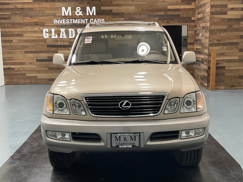 2001 Lexus LX 470 SUV 4X4 / 4.7L V8 / ONLY 97,000 MILES  / FRESH TIMING BELT SERVICE DONE - Photo 6 - Gladstone, OR 97027