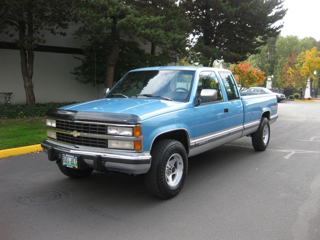 1993 Chevrolet K2500 Silverado   - Photo 1 - Portland, OR 97217