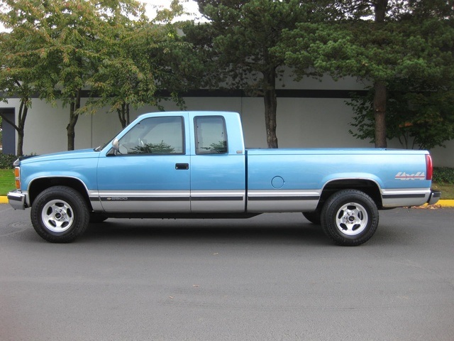 1993 Chevrolet K2500 Silverado   - Photo 3 - Portland, OR 97217