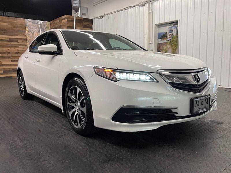2015 Acura TLX w/Tech Leather Heated Seats / ONLY 64,000 MILES   - Photo 2 - Gladstone, OR 97027