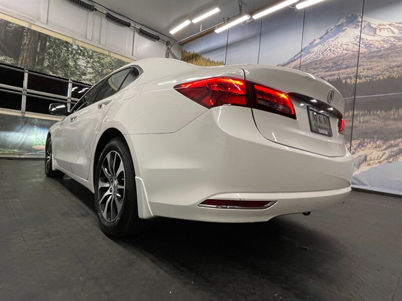 2015 Acura TLX w/Tech Leather Heated Seats / ONLY 64,000 MILES   - Photo 10 - Gladstone, OR 97027