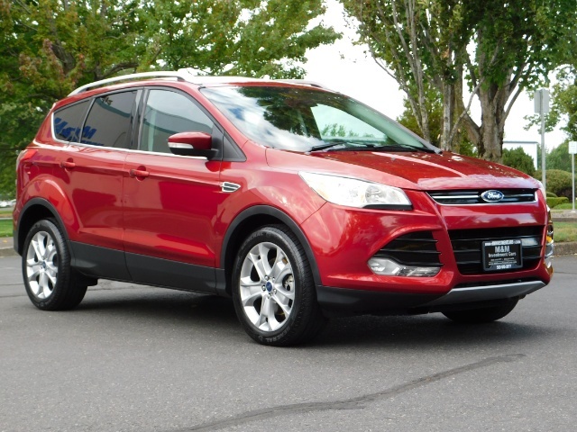 2014 Ford Escape Titanium 4WD PANO ROOF / HEATED LEATHER / REAR CAM - Photo 2 - Portland, OR 97217