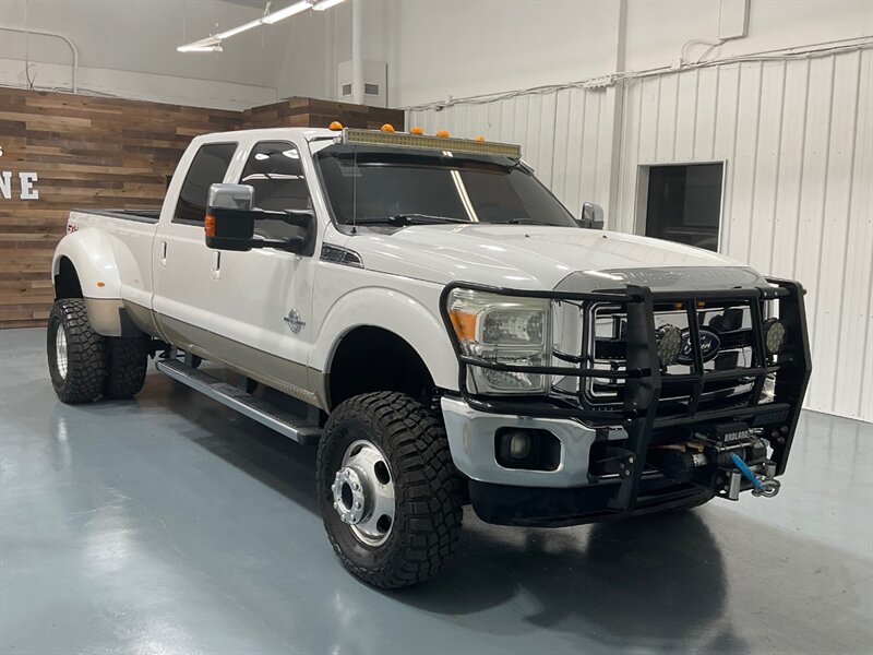 2011 Ford F-350 Lariat ULTIMATE PKG 4X4 / 6.7L DIESEL / DUALLY  / LIFTED w. 35inc MUD TIRES - Photo 2 - Gladstone, OR 97027