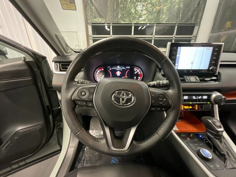 2019 Toyota RAV4 Adventure AWD / Tech Pkg /1-OWNER / 15,000 MILES  FULLY LOADED ADVENTURE PKG / Leather / SHARP & CLEAN - Photo 19 - Gladstone, OR 97027