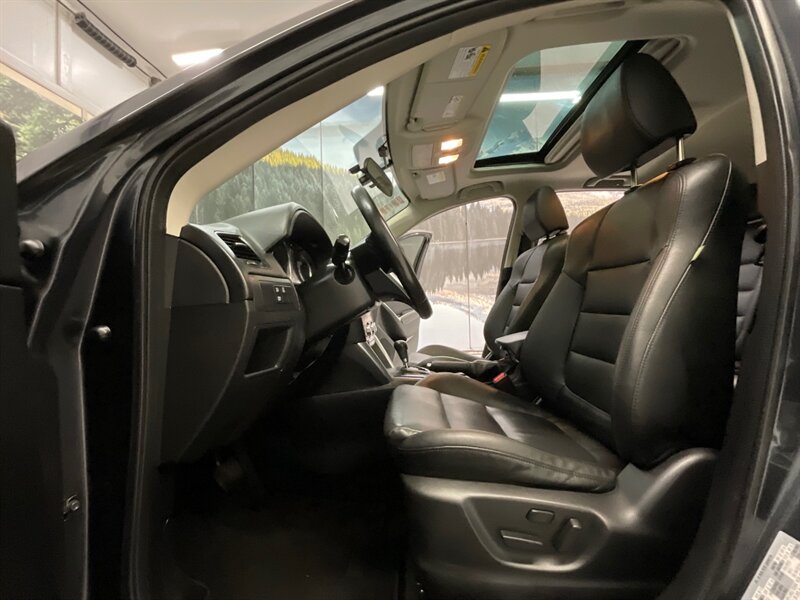 2014 Mazda CX-5 Grand Touring / 1-OWNER / Leather Heated Seats  / Sunroof / Backup Camera - Photo 39 - Gladstone, OR 97027