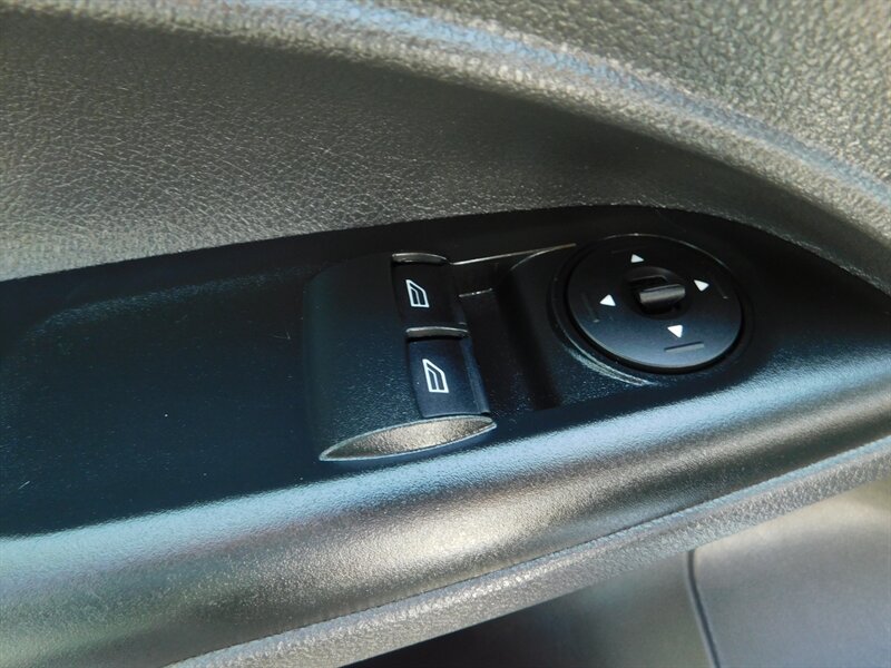 2016 Ford Transit Connect XLT LWB Cargo Mini Van / Backup Cam/ 50,000 MILES - Photo 30 - Portland, OR 97217