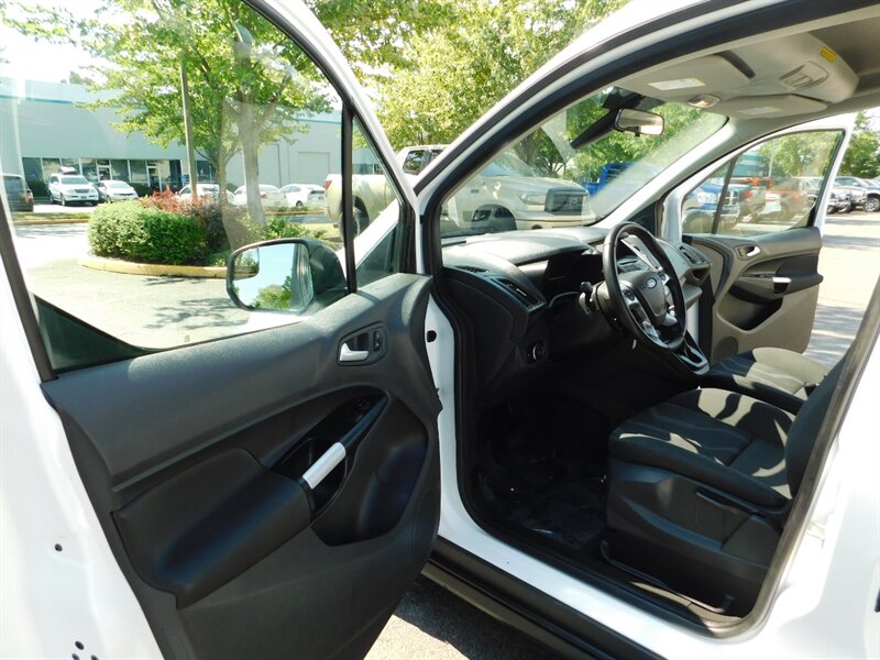 2016 Ford Transit Connect XLT LWB Cargo Mini Van / Backup Cam/ 50,000 MILES - Photo 9 - Portland, OR 97217