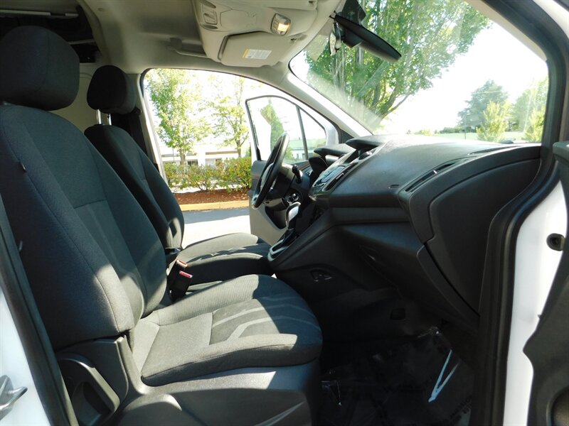 2016 Ford Transit Connect XLT LWB Cargo Mini Van / Backup Cam/ 50,000 MILES - Photo 11 - Portland, OR 97217