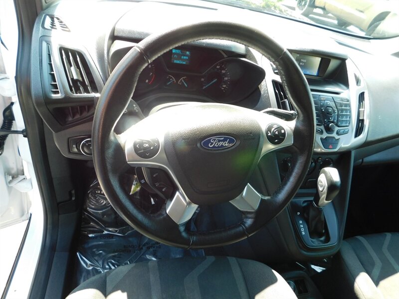 2016 Ford Transit Connect XLT LWB Cargo Mini Van / Backup Cam/ 50,000 MILES - Photo 12 - Portland, OR 97217