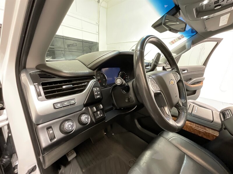 2020 Chevrolet Suburban Premier 4X4 / 6.2L V8 / Leather Navi / 22inc Wheel  / FULLY LOADED - Photo 16 - Gladstone, OR 97027