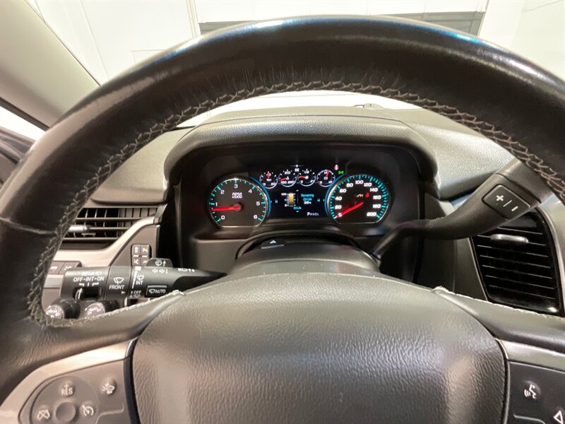 2020 Chevrolet Suburban Premier 4X4 / 6.2L V8 / Leather Navi / 22inc Wheel  / FULLY LOADED - Photo 57 - Gladstone, OR 97027