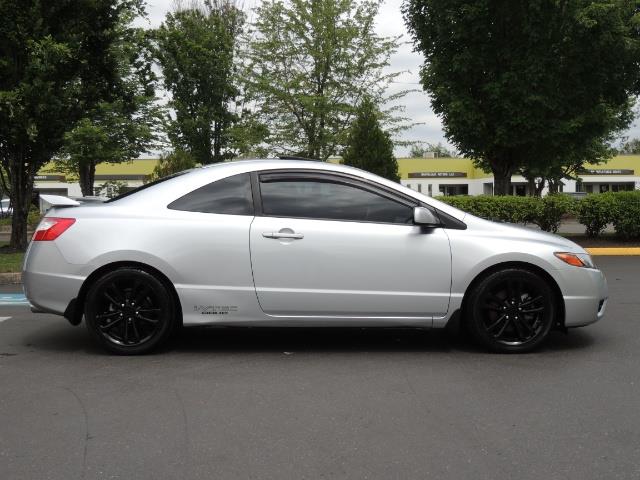 2008 Honda Civic Si Coupe / 6-SPEED MANUAL / REAR WING / 69 Kmiles   - Photo 4 - Portland, OR 97217