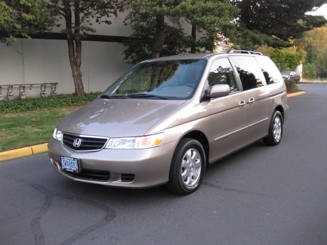 2003 Honda Odyssey EX-L V6 Captain Chairs / Rear DVD / LOW MILES!!   - Photo 1 - Portland, OR 97217