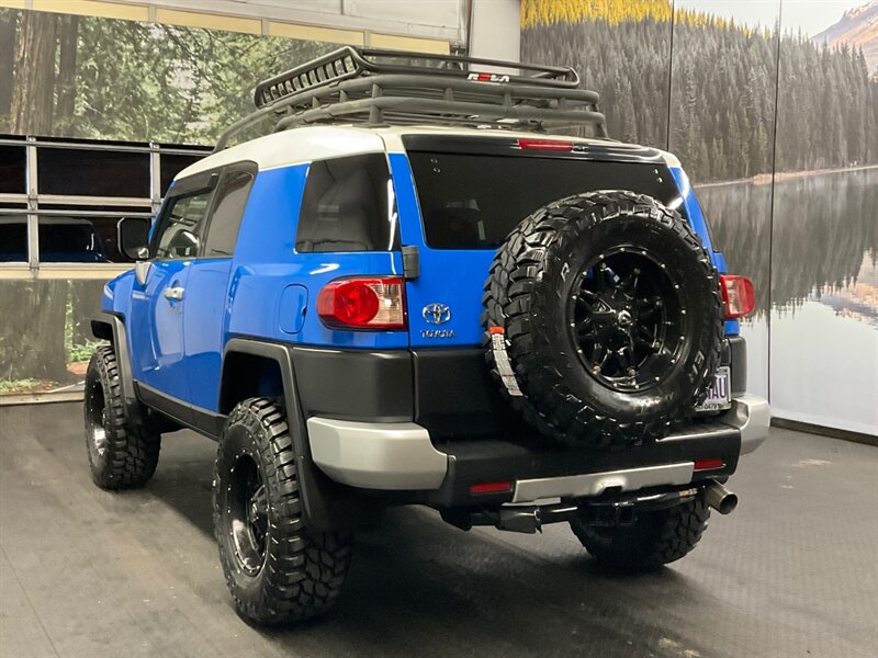 2007 Toyota FJ Cruiser 4X4 / 6-SPEED / LIFTED / Voodoo Blue  LOW MILES / NEW TIRES / RR DIFF LOCKS / RUST FREE / CLEAN SHARP - Photo 9 - Gladstone, OR 97027