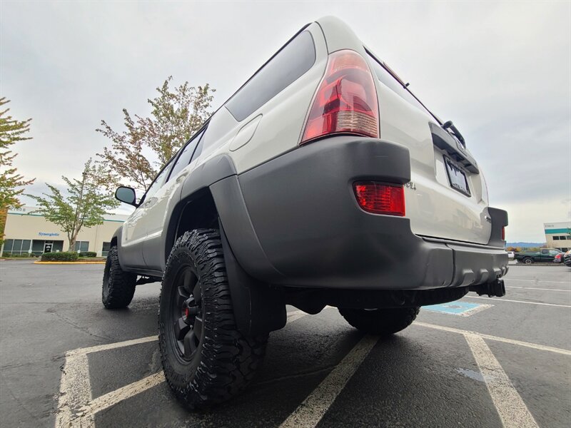 2003 Toyota 4Runner SR5 V8 4.7L / NEW TIRES / NEW LIFT / 130K MILES !!  / LOCAL-NO RUST / WELL MAINTAINED / LOW MILES - Photo 11 - Portland, OR 97217