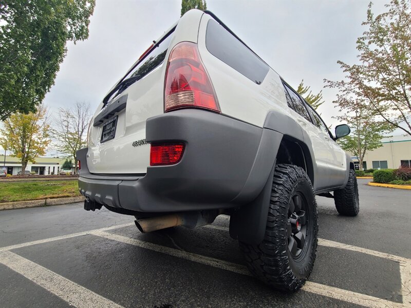 2003 Toyota 4Runner SR5 V8 4.7L / NEW TIRES / NEW LIFT / 130K MILES !!  / LOCAL-NO RUST / WELL MAINTAINED / LOW MILES - Photo 12 - Portland, OR 97217
