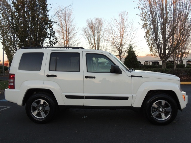2008 Jeep Liberty Sport / 4X4 / 6Cyl / NEW TIRES / Excel Cond   - Photo 4 - Portland, OR 97217