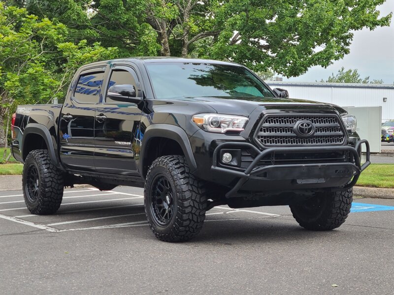 2016 Toyota Tacoma TRD Off-Road DOUBLE CAB 4X4 / CRAWL  CONTROL / DIFFERENTIAL LOCK / NAVIGATION / BACKUP CAM / BRUSH GUARD / LIFTED !! - Photo 2 - Portland, OR 97217