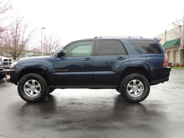 2004 Toyota 4Runner SR5 / NAVIGATION / 4WD / Leather / LIFTED   - Photo 3 - Portland, OR 97217