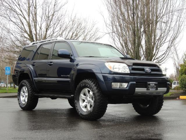 2004 Toyota 4Runner SR5 / NAVIGATION / 4WD / Leather / LIFTED   - Photo 2 - Portland, OR 97217