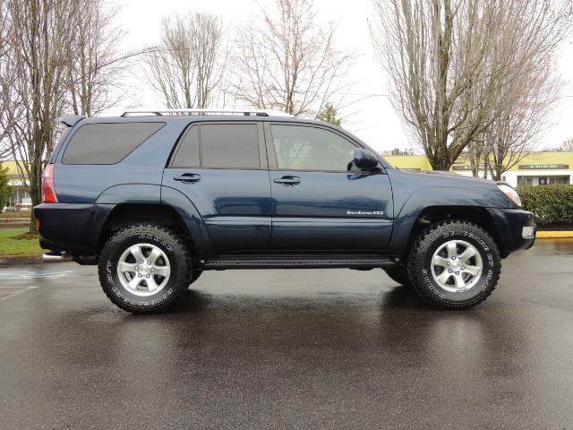 2004 Toyota 4Runner SR5 / NAVIGATION / 4WD / Leather / LIFTED   - Photo 4 - Portland, OR 97217