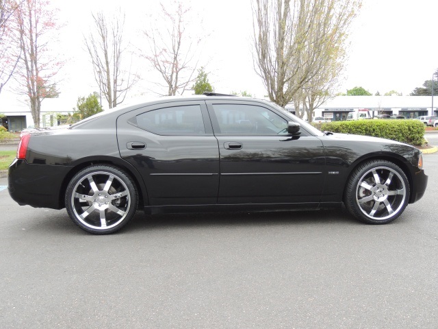 2006 Dodge Charger RT / Leather / Sunroof/ Navigation   - Photo 4 - Portland, OR 97217