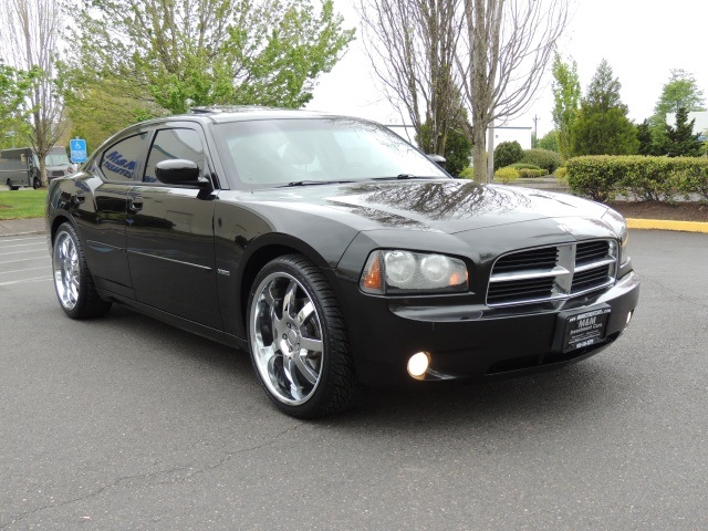 2006 Dodge Charger RT / Leather / Sunroof/ Navigation   - Photo 2 - Portland, OR 97217