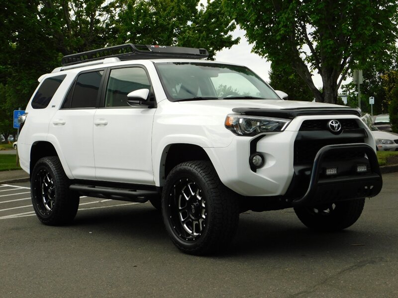 2017 Toyota 4Runner 4X4  / V6 / HEATED LEATHER / XD WHEELS / LIFTED !!   - Photo 2 - Portland, OR 97217
