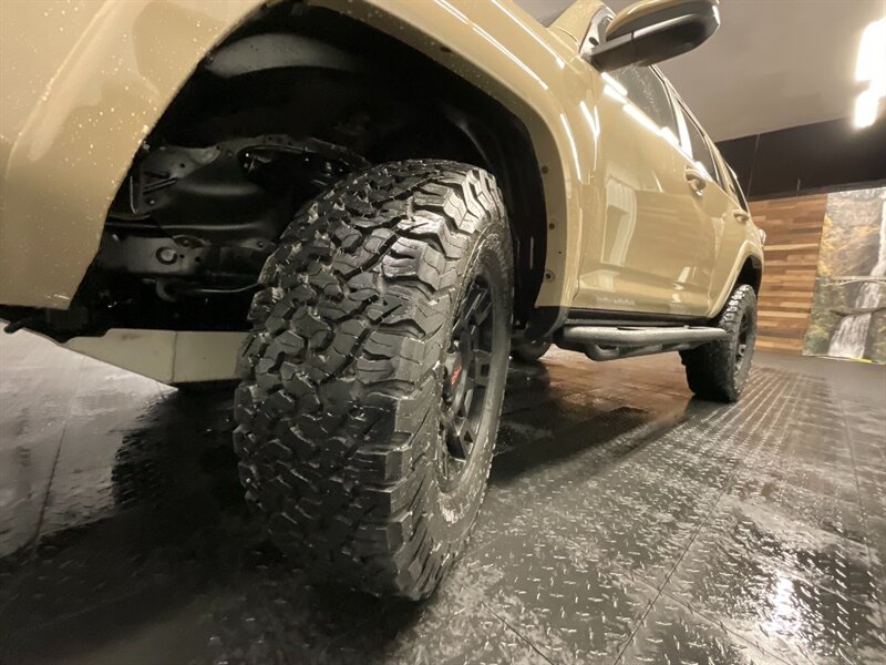 2016 Toyota 4Runner 4x4 TRD Pro / Leather Heated / LIFTED / SNORKEL  BRAND NEW LIFT KIT w/ NEW BF GOODRICH TIRES / ROOFRACK & SNORKEL / TRD PRO / SHARP & CLEAN !! - Photo 24 - Gladstone, OR 97027
