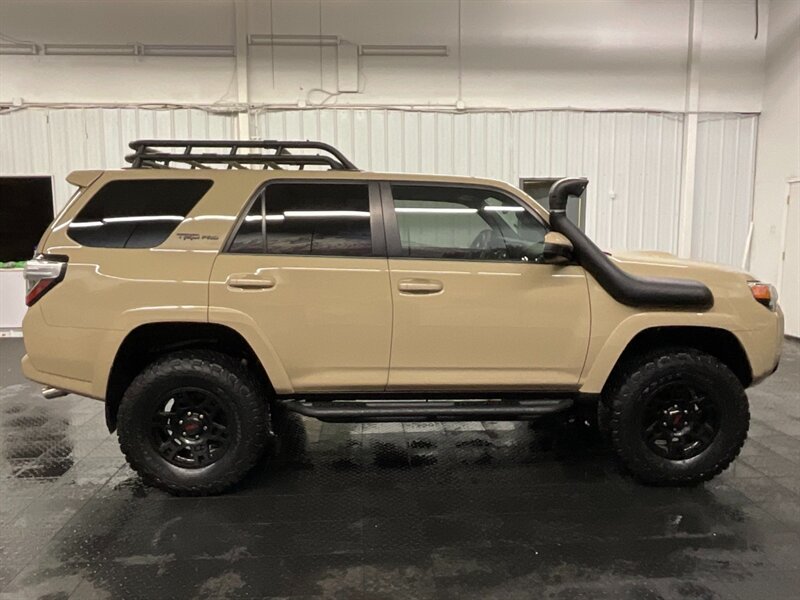 2016 Toyota 4Runner 4x4 TRD Pro / Leather Heated / LIFTED / SNORKEL  BRAND NEW LIFT KIT w/ NEW BF GOODRICH TIRES / ROOFRACK & SNORKEL / TRD PRO / SHARP & CLEAN !! - Photo 4 - Gladstone, OR 97027