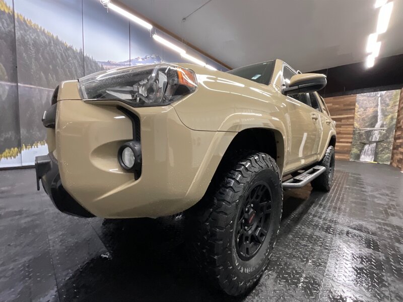 2016 Toyota 4Runner 4x4 TRD Pro / Leather Heated / LIFTED / SNORKEL  BRAND NEW LIFT KIT w/ NEW BF GOODRICH TIRES / ROOFRACK & SNORKEL / TRD PRO / SHARP & CLEAN !! - Photo 27 - Gladstone, OR 97027