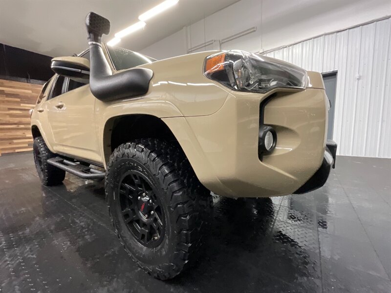 2016 Toyota 4Runner 4x4 TRD Pro / Leather Heated / LIFTED / SNORKEL  BRAND NEW LIFT KIT w/ NEW BF GOODRICH TIRES / ROOFRACK & SNORKEL / TRD PRO / SHARP & CLEAN !! - Photo 11 - Gladstone, OR 97027