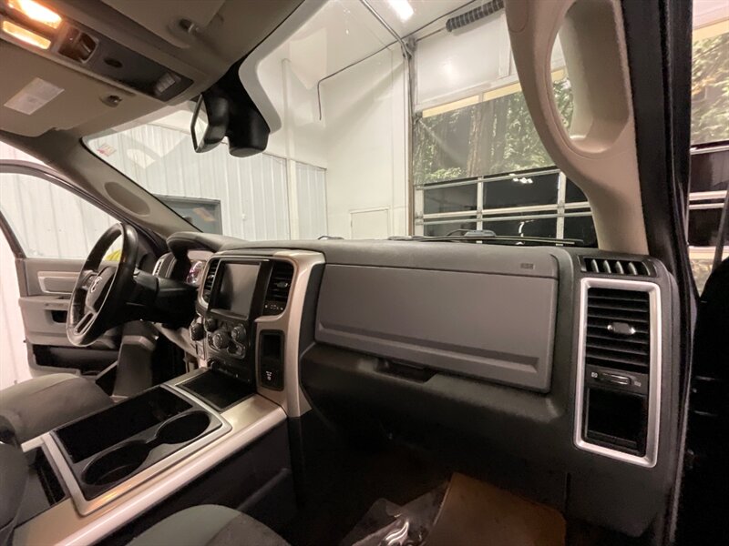 2015 RAM 1500 Outdoorsman Crew Cab 4X4 / 3.0L EcoDIESEL TURBO V6  / RAM BOX / Leather & Heated Seats / Navigation & Backup Camera / LOCAL TRUCK / RUST FREE - Photo 15 - Gladstone, OR 97027