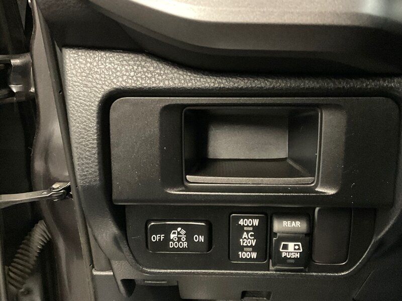 2017 Toyota Tacoma TRD Off-Road 4X4 / Premium & Tech Pkg / LIFTED  BRAND NEW 33 " BF GOODRICH TIRES & TRD WHEELS / Navigation / Sunroof / LOCAL TRUCK / RUST FREE - Photo 39 - Gladstone, OR 97027