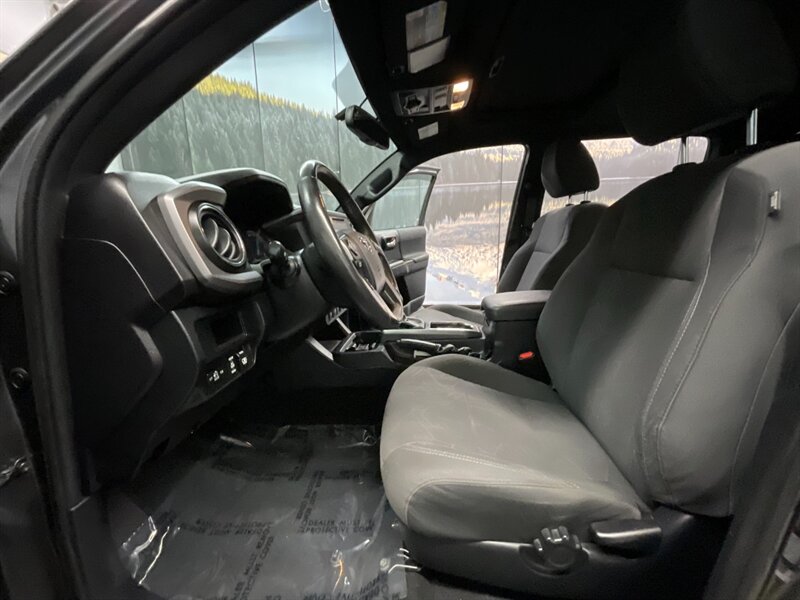 2017 Toyota Tacoma TRD Off-Road 4X4 / Premium & Tech Pkg / LIFTED  BRAND NEW 33 " BF GOODRICH TIRES & TRD WHEELS / Navigation / Sunroof / LOCAL TRUCK / RUST FREE - Photo 14 - Gladstone, OR 97027