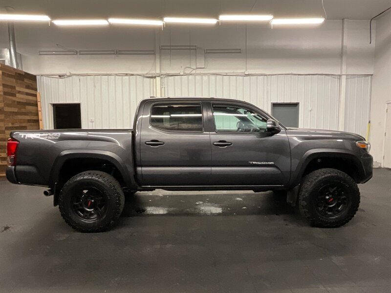 2017 Toyota Tacoma TRD Off-Road 4X4 / Premium & Tech Pkg / LIFTED  BRAND NEW 33 " BF GOODRICH TIRES & TRD WHEELS / Navigation / Sunroof / LOCAL TRUCK / RUST FREE - Photo 4 - Gladstone, OR 97027