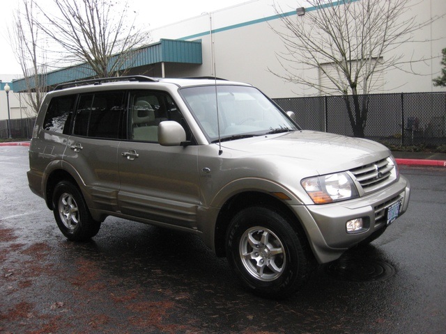 2002 Mitsubishi Montero Limited / 4WD / V6 / 3RD Seat / Leather / Loaded   - Photo 2 - Portland, OR 97217
