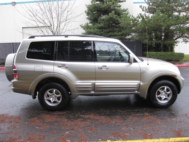 2002 Mitsubishi Montero Limited / 4WD / V6 / 3RD Seat / Leather / Loaded   - Photo 4 - Portland, OR 97217