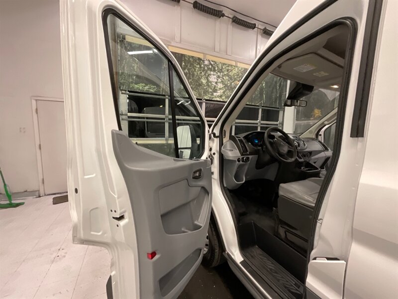 2016 Ford Transit 250 CARGO VAN / EXTENDED HIGH ROOF / 3.7L V6  / LOCAL OREGON VAN / Backup Camera / Leather Seats /CLEAN INSIDE & OUT !! - Photo 30 - Gladstone, OR 97027